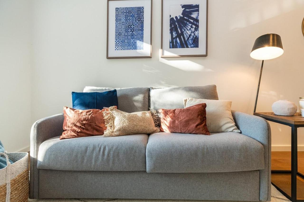 Apartment Graceful Design With Romantic View Lisbon