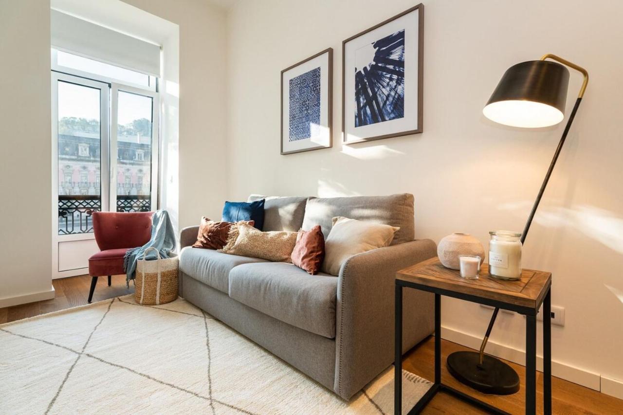 Apartment Graceful Design With Romantic View *