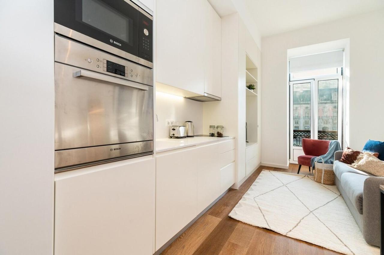 Graceful Design With Romantic View Apartment Lisbon