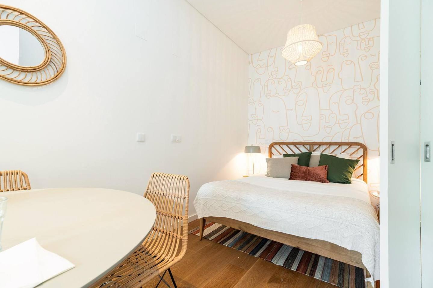 Apartment Graceful Design With Romantic View Lisbon